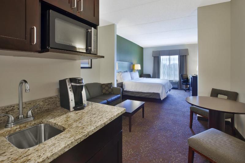 King Suite with Sofa Bed - Communication Accessible image 2