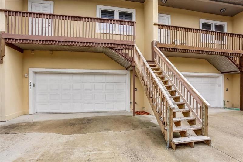 241 S Fletcher - image 29