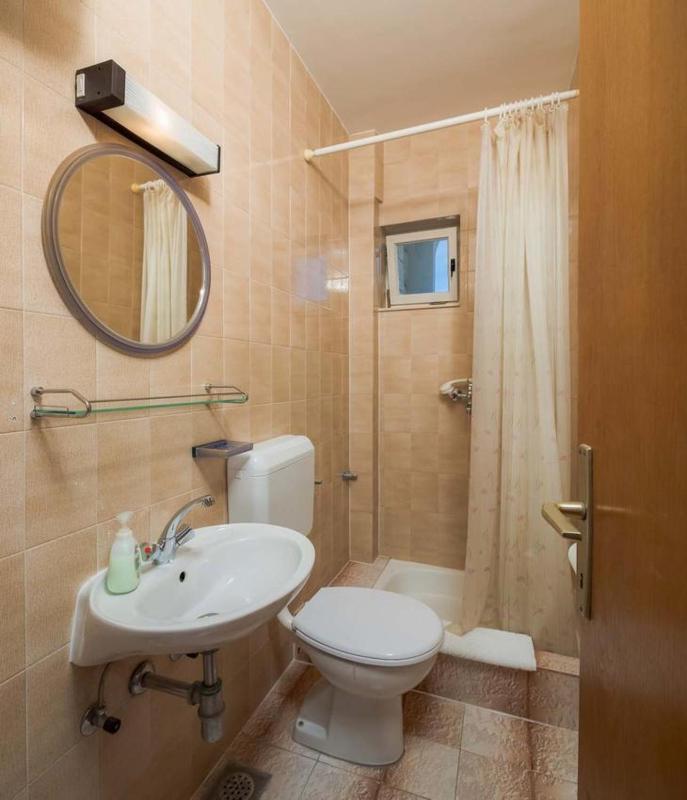 Double Room with Balcony and Sea View image 3