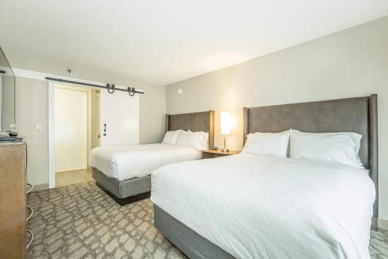 Double Suite - Non-Smoking image 2