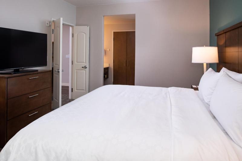 One-Bedroom King Suite - Non-Smoking image 3