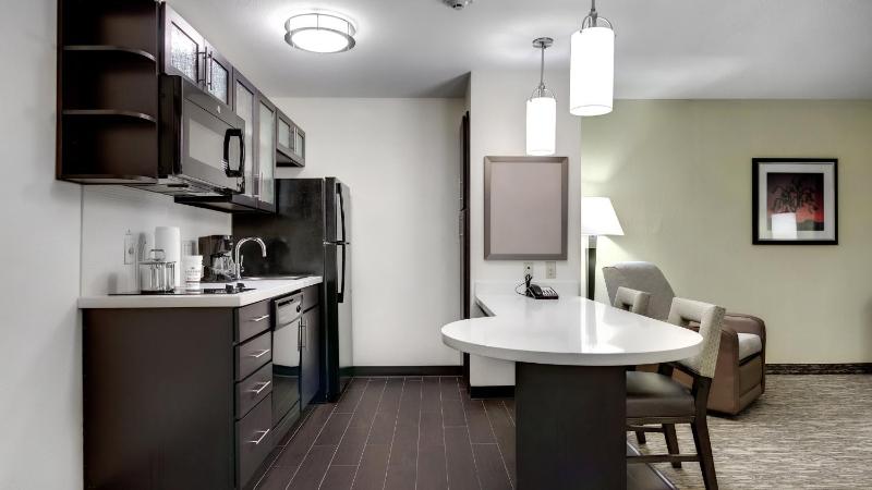 One-Bedroom King Suite image 3