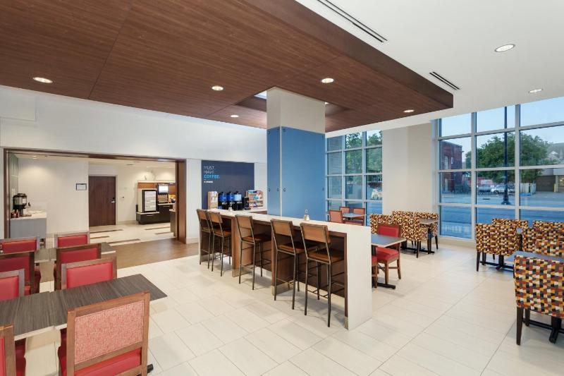 Holiday Inn Express & Suites Downtown Ottawa East by IHG - image 9