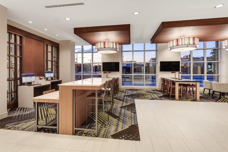 Holiday Inn Express & Suites Downtown Ottawa East by IHG - image 4