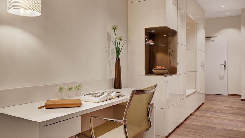 Penthouse Suite with Garden View  image 4