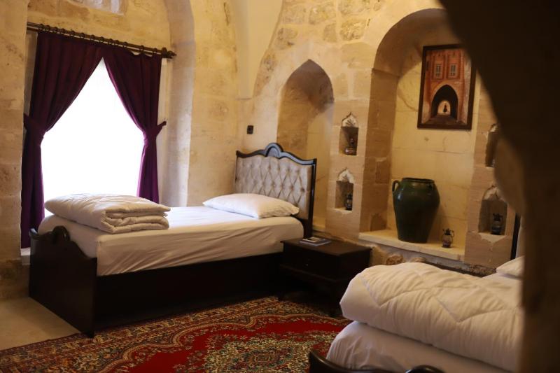 Superior Twin Room with City View image 4