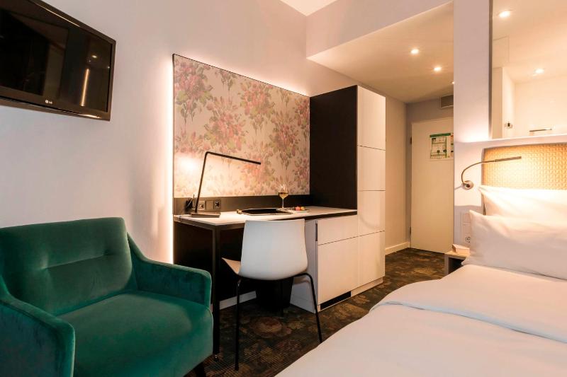 Business Single Room image 1
