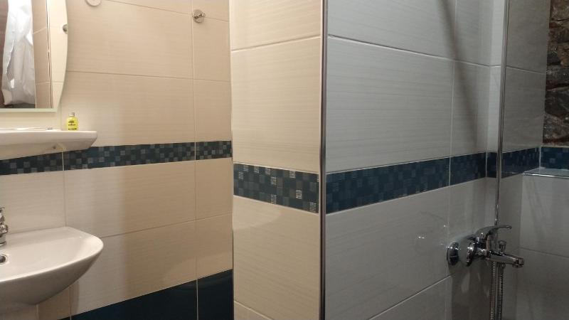 Economy Double or Twin Room image 2