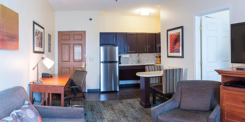 One-Bedroom Double Suite image 4