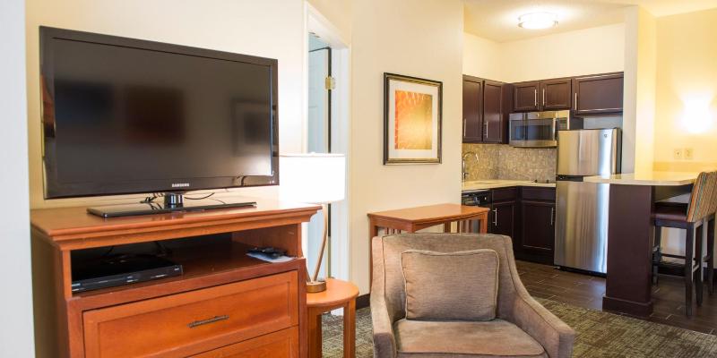 One-Bedroom Double Suite image 3