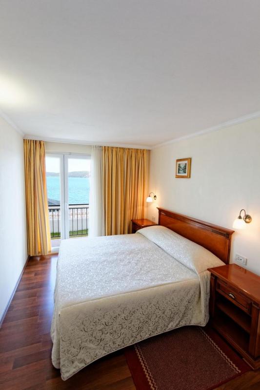 Family Room Sea View Balcony image 3
