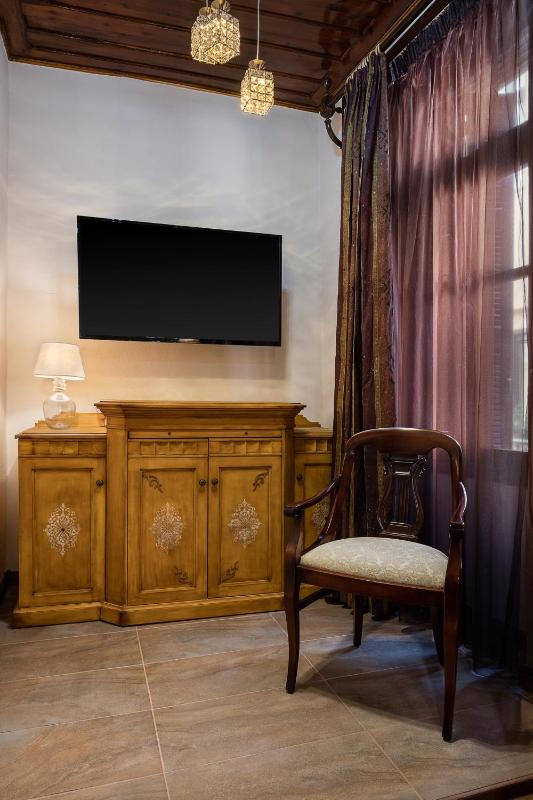 Old Town Suites - image 42