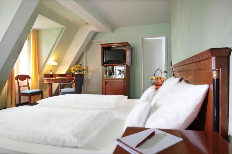 Standard Single Room image 2