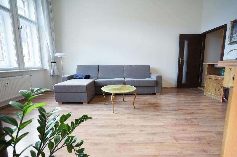 One-Bedroom Apartment with City View image 4