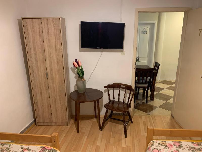 Viktor Rooms - image 11