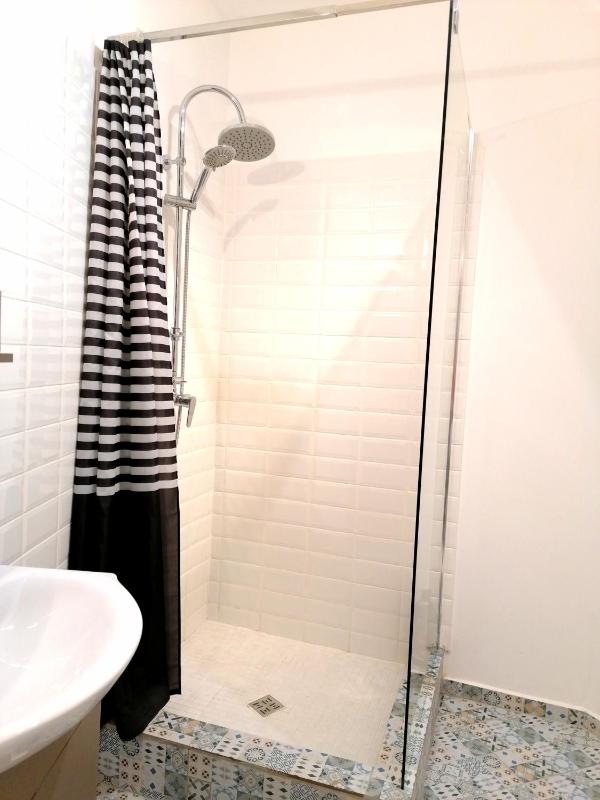 One-Bedroom Apartment image 4
