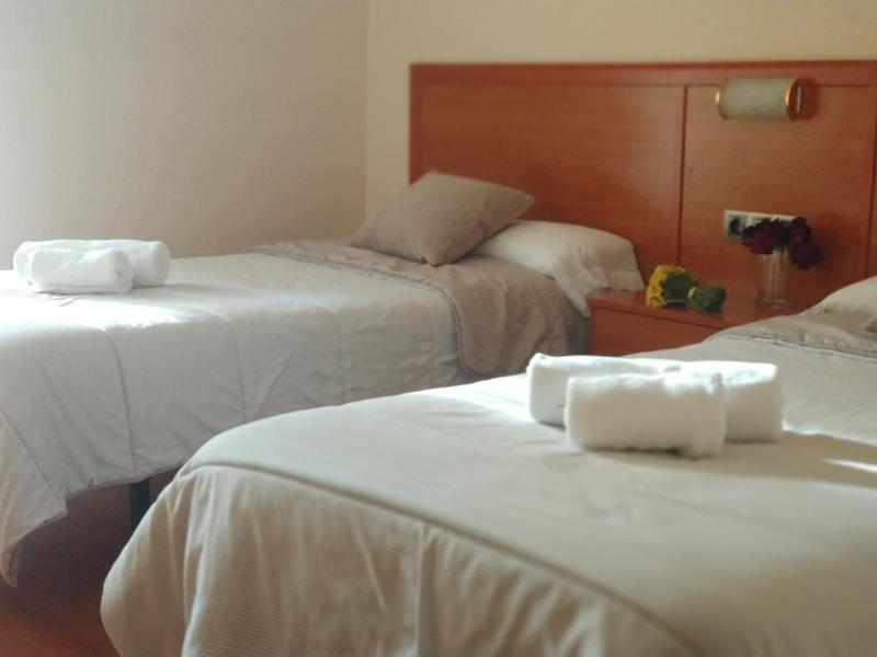 Standard Double or Twin Room image 4