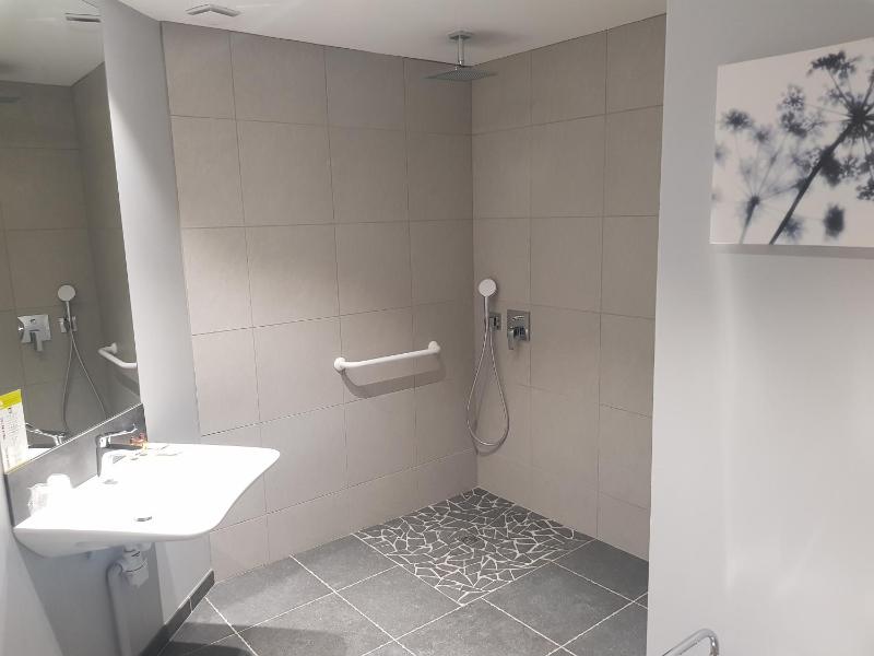 King Room - Disability Access image 4