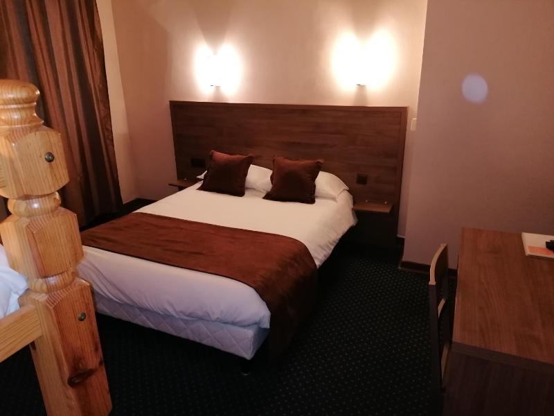 Triple Room image 2