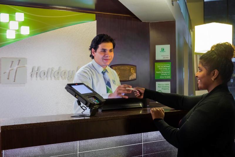 Holiday Inn and Suites Phoenix Airport North By IHG - image 3