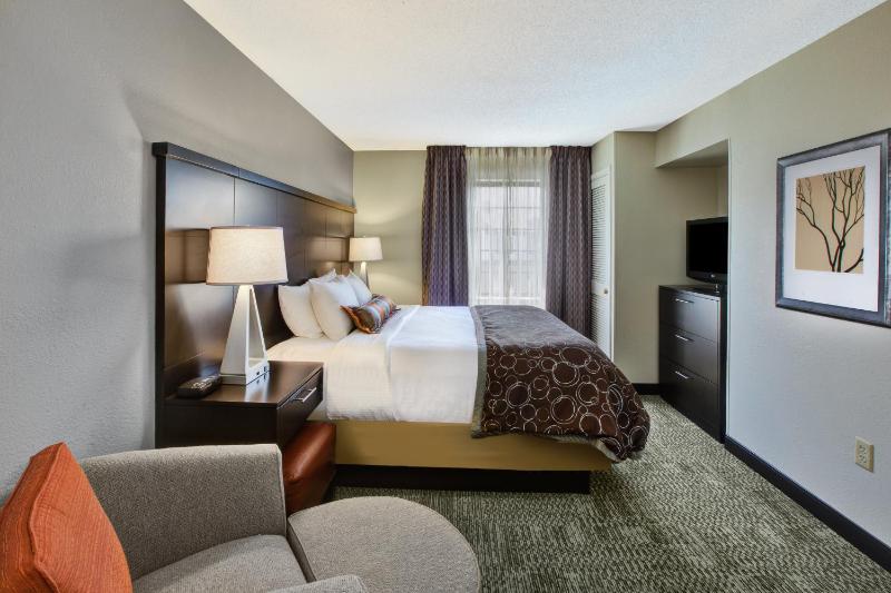 One-Bedroom King Suite image 4