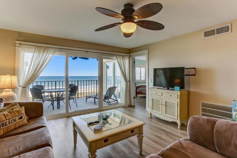 4th Floor 2 Bed/2 Bath Oceanfront condo sleeps 6. Beach view balcony & pool - image 1