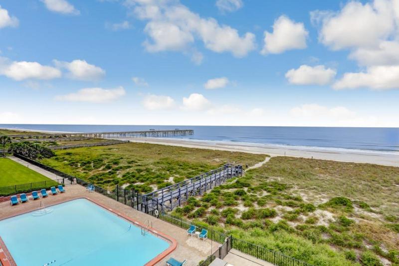 4th Floor 2 Bed/2 Bath Oceanfront condo sleeps 6. Beach view balcony & pool - image 31