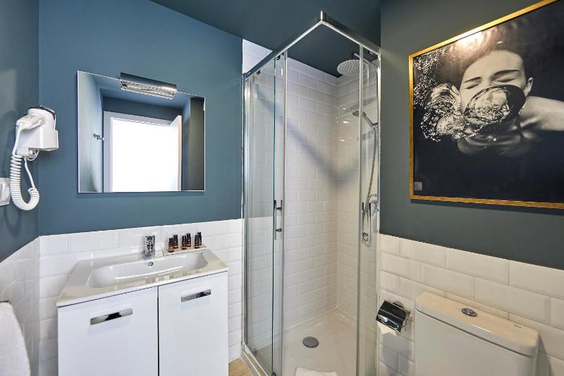 One-Bedroom Suite image 3