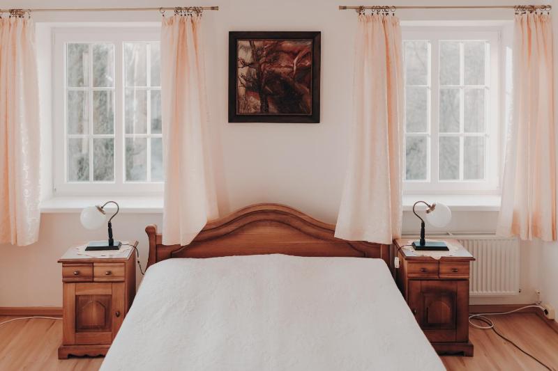 Large Double Room image 2