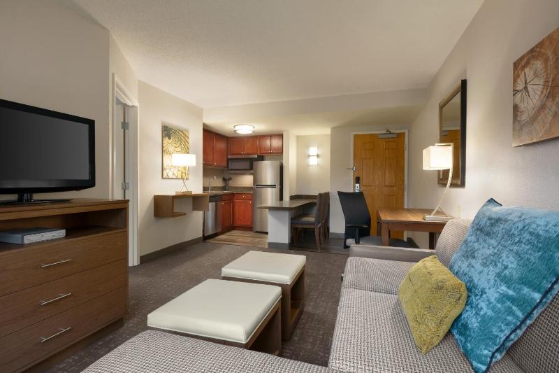 One-Bedroom King Suite - Non-Smoking image 4