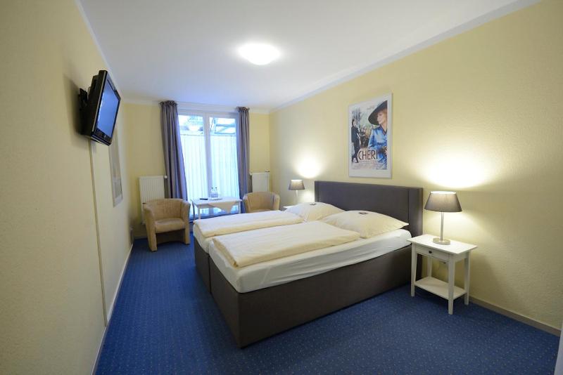 Double Room image 1
