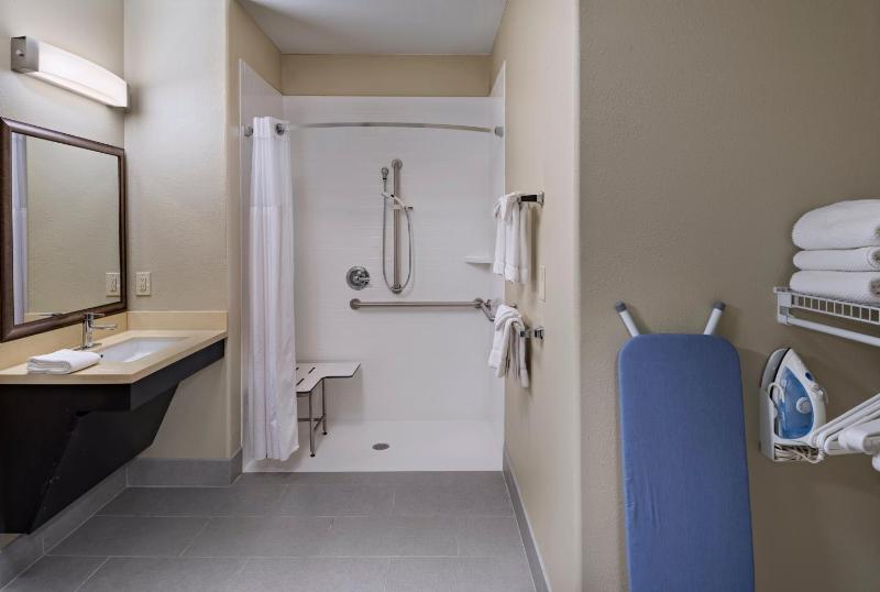 Two-Bedroom Suite with Roll-In Shower - Disability Access image 1