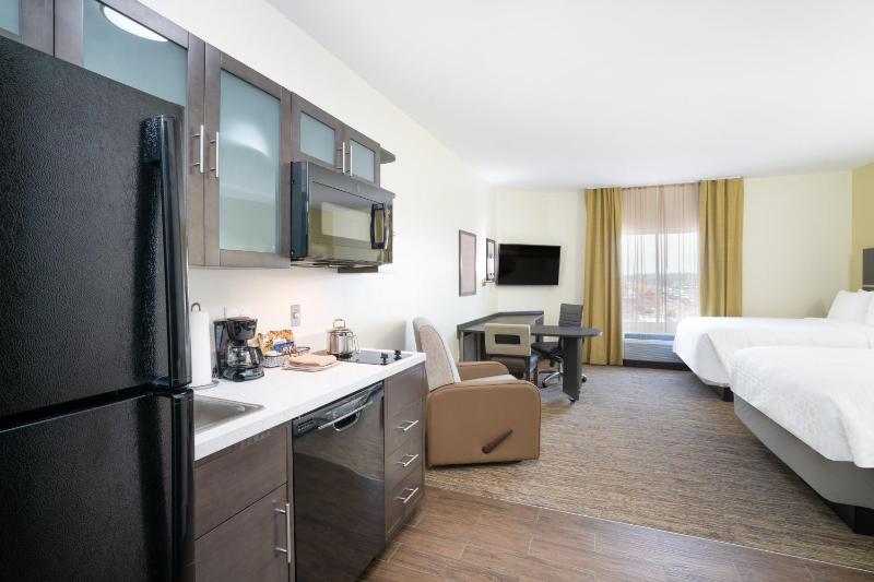 Studio Suite with Two Queen Beds image 2