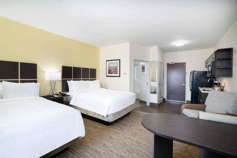 Studio Suite with Two Queen Beds image 3