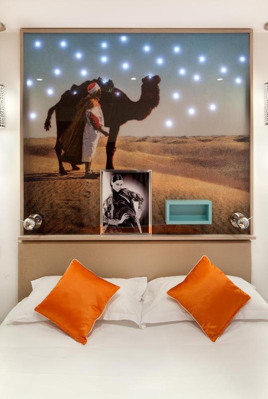 Superior Double Room with Street View image 4