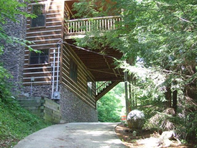 Three-Bedroom House image 4