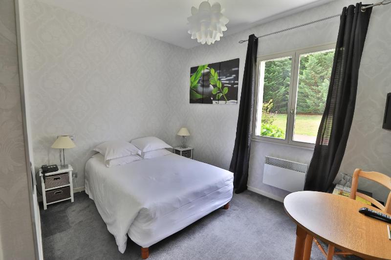 Standard Double Room image 1