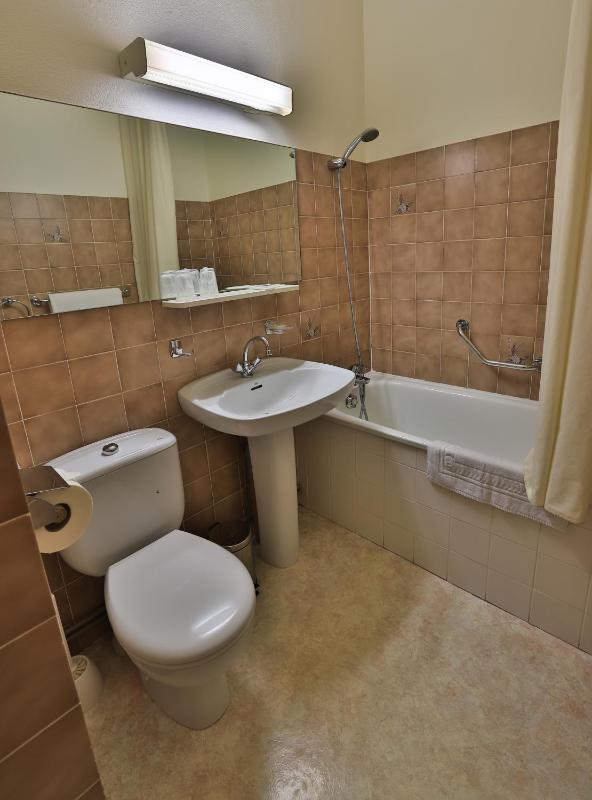 Standard Double Room image 2