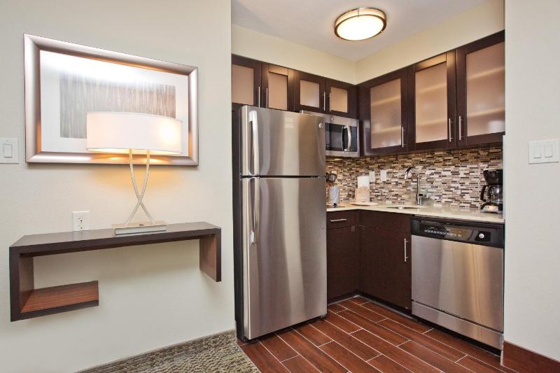 King Studio Suite image 2