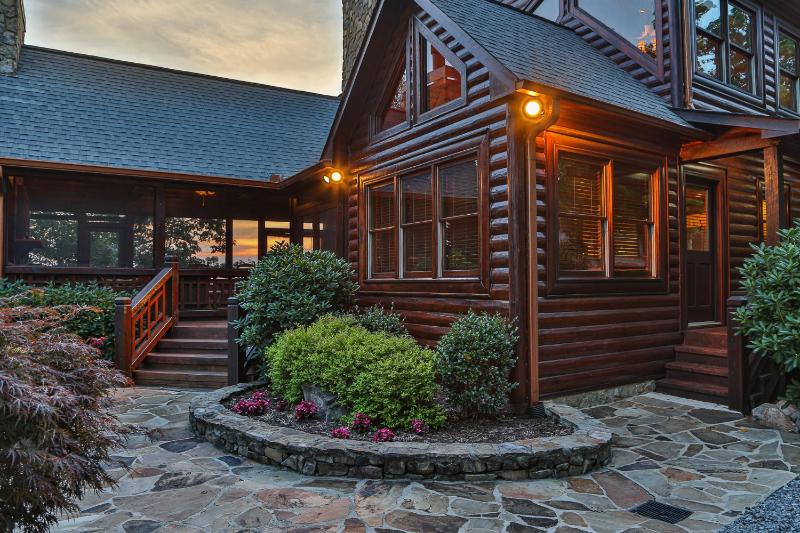 Five-Bedroom House image 2