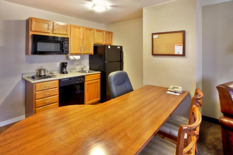 One-Bedroom Suite image 2