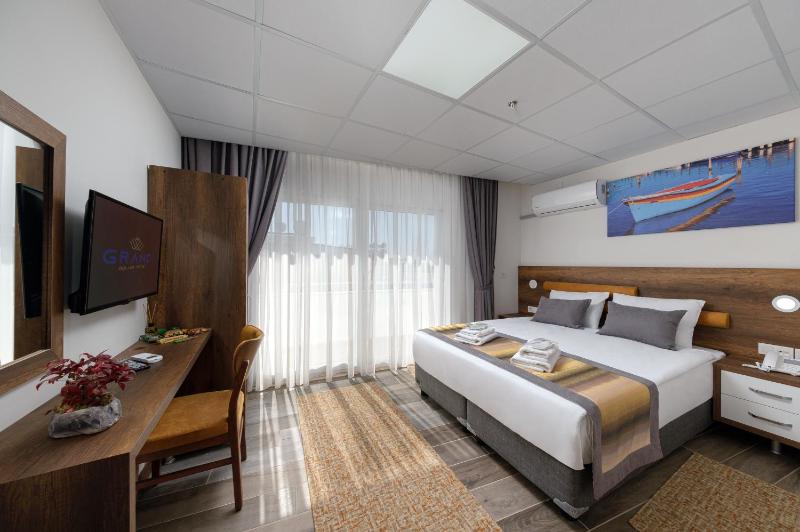 Deluxe Double Room image 1