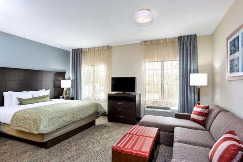 King Studio Suite image 3