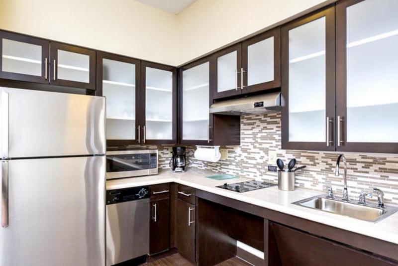 Two-Bedroom Suite - Hearing Accessible with Bath Tub image 3