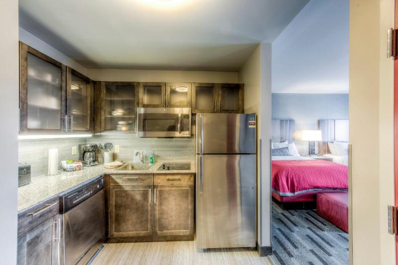 Studio Suite with Two Queen Beds image 3