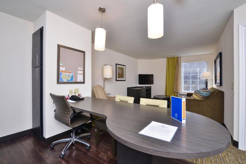 One-Bedroom Queen Suite -Non-Smoking image 2