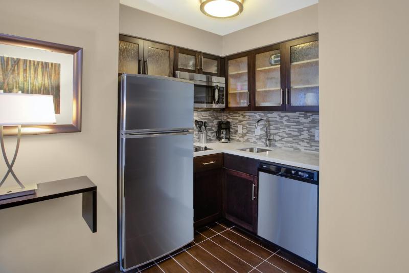 Queen Suite - Disability Access/Non-Smoking image 1