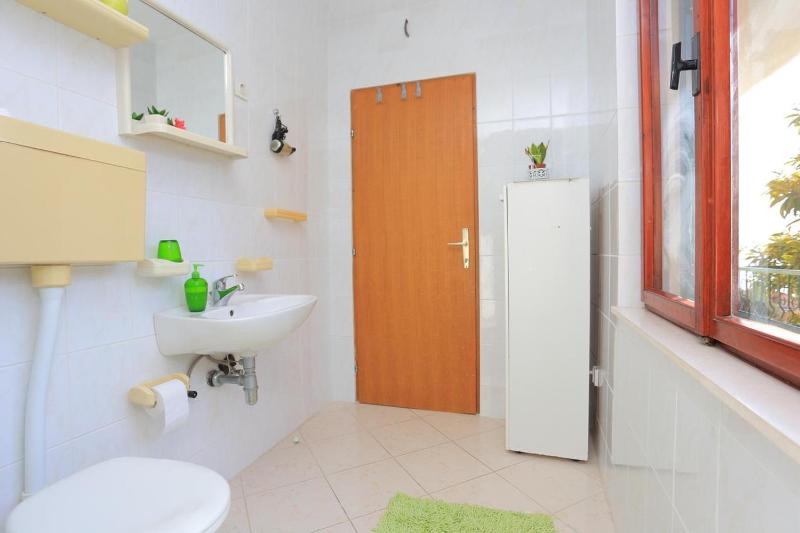 One-Bedroom Apartment with Balcony and Sea View image 2