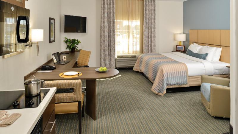 King Studio Suite image 2