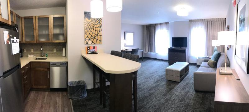 One-Bedroom Suite with Two Queen and One Sofa Bed image 2